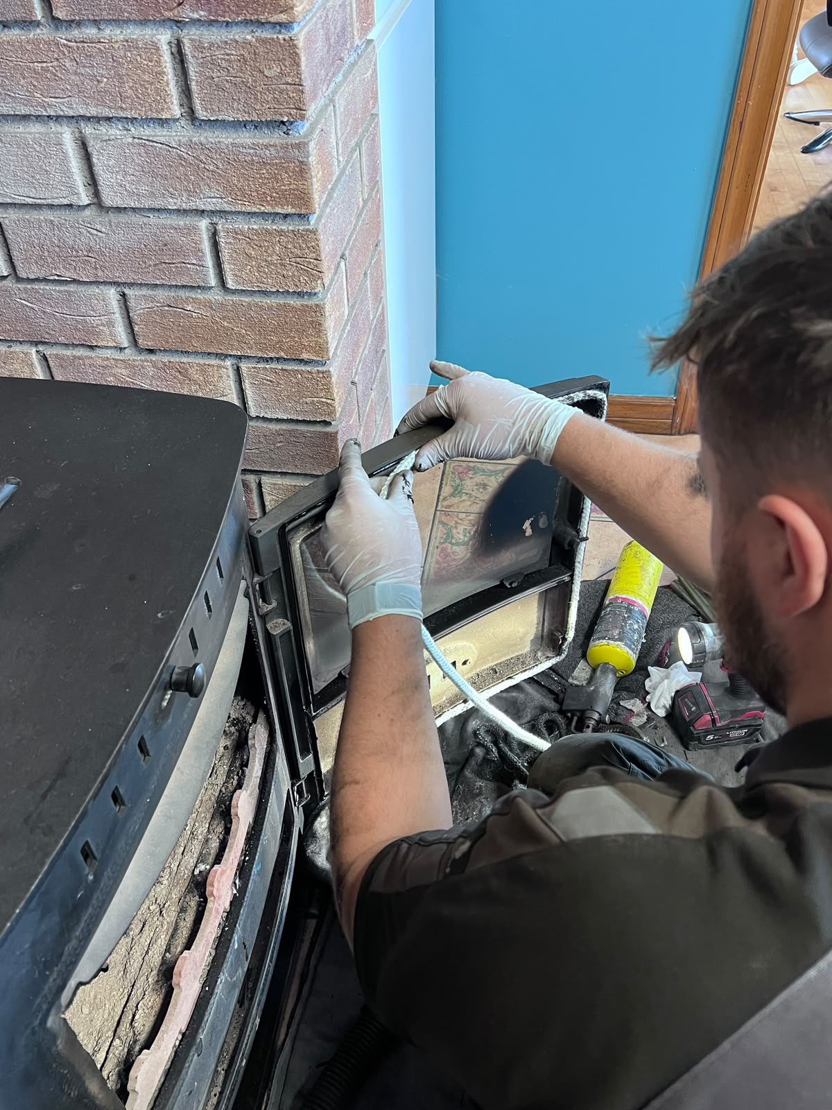 Fire rope replacement carried out on a local stove
